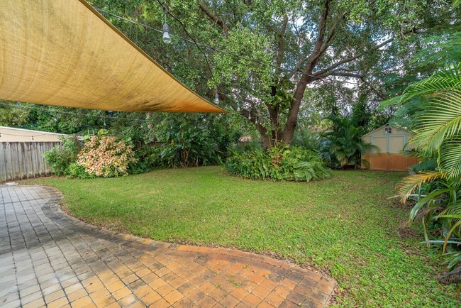 Building Photo - 1328 NE 1st Ave.