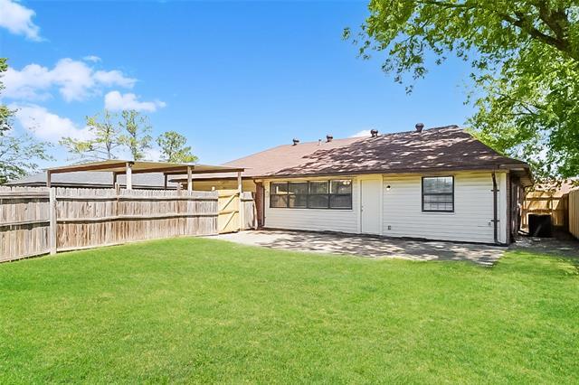 Building Photo - 2505 Trenton Dr