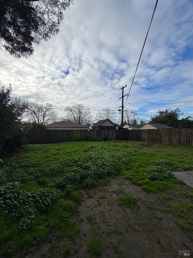 Building Photo - 133 Clay St