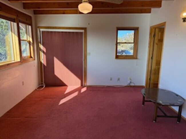 Building Photo - 5 Oriente Ct