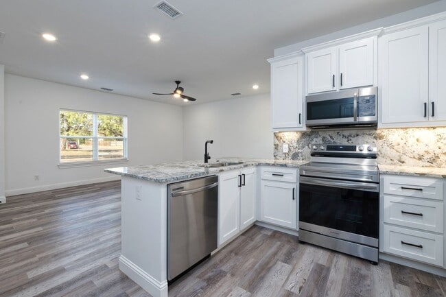 Building Photo - 1197 Musken Rd