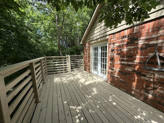 Building Photo - 525 Ridgecrest Rd