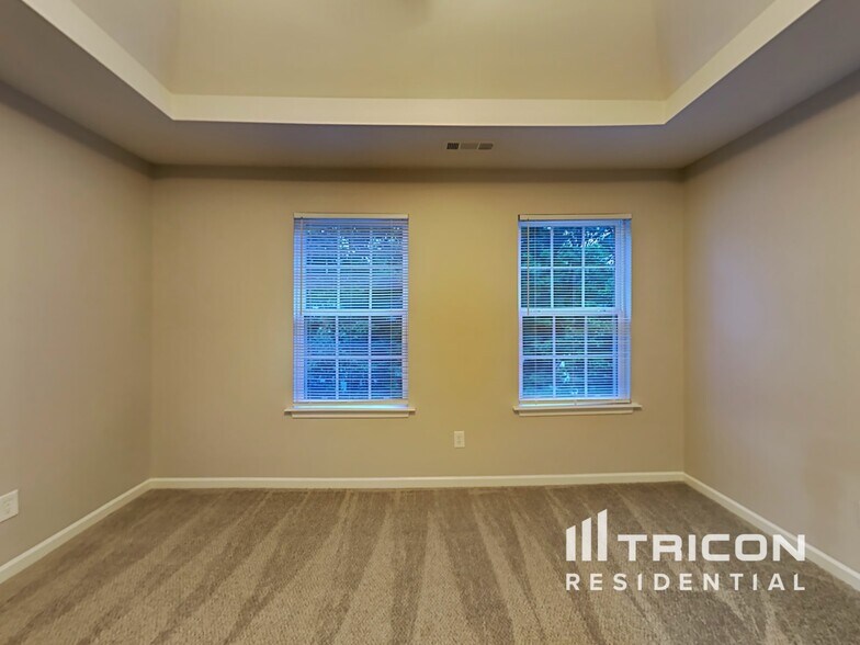 Building Photo - 5032 Wicklow Dr