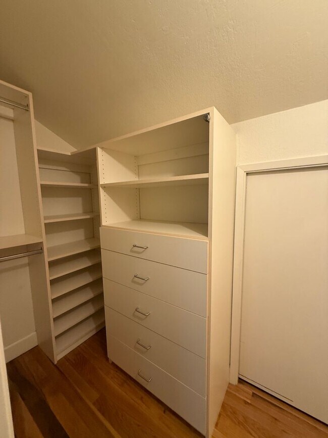 Building Photo - Santa Cruz Townhome Near UCSC! $500 off 1st month!