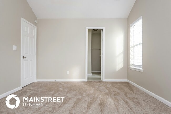 Building Photo - 6584 Planters Ct