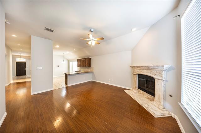 Building Photo - 2709 Lake Ridge Dr