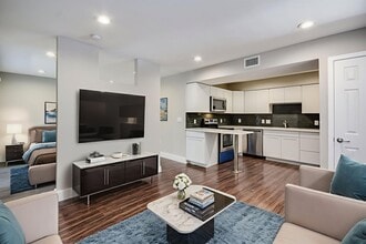 Building Photo - Available: remodeled 1 bed / 1 bath with luxury amenities