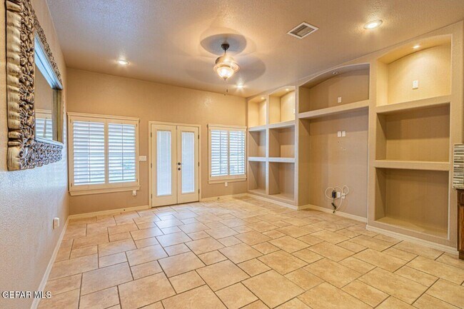 Building Photo - 3849 Tierra Campa Dr