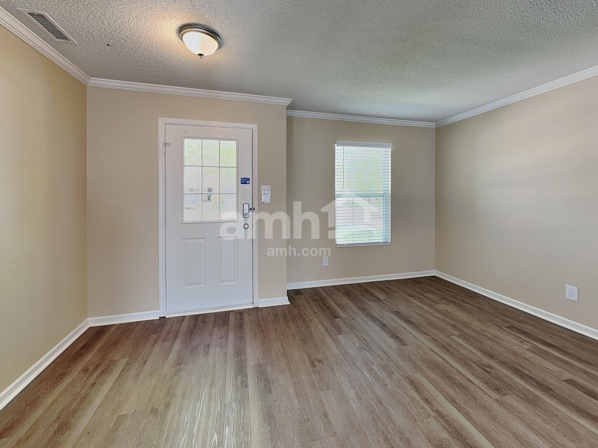 Building Photo - 10891 Albertson Dr