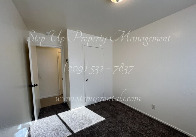 Building Photo - 19199 Beauchamp Dr