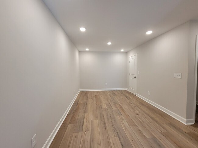 Building Photo - Beautiful Townhome for Lease in Kennesaw
