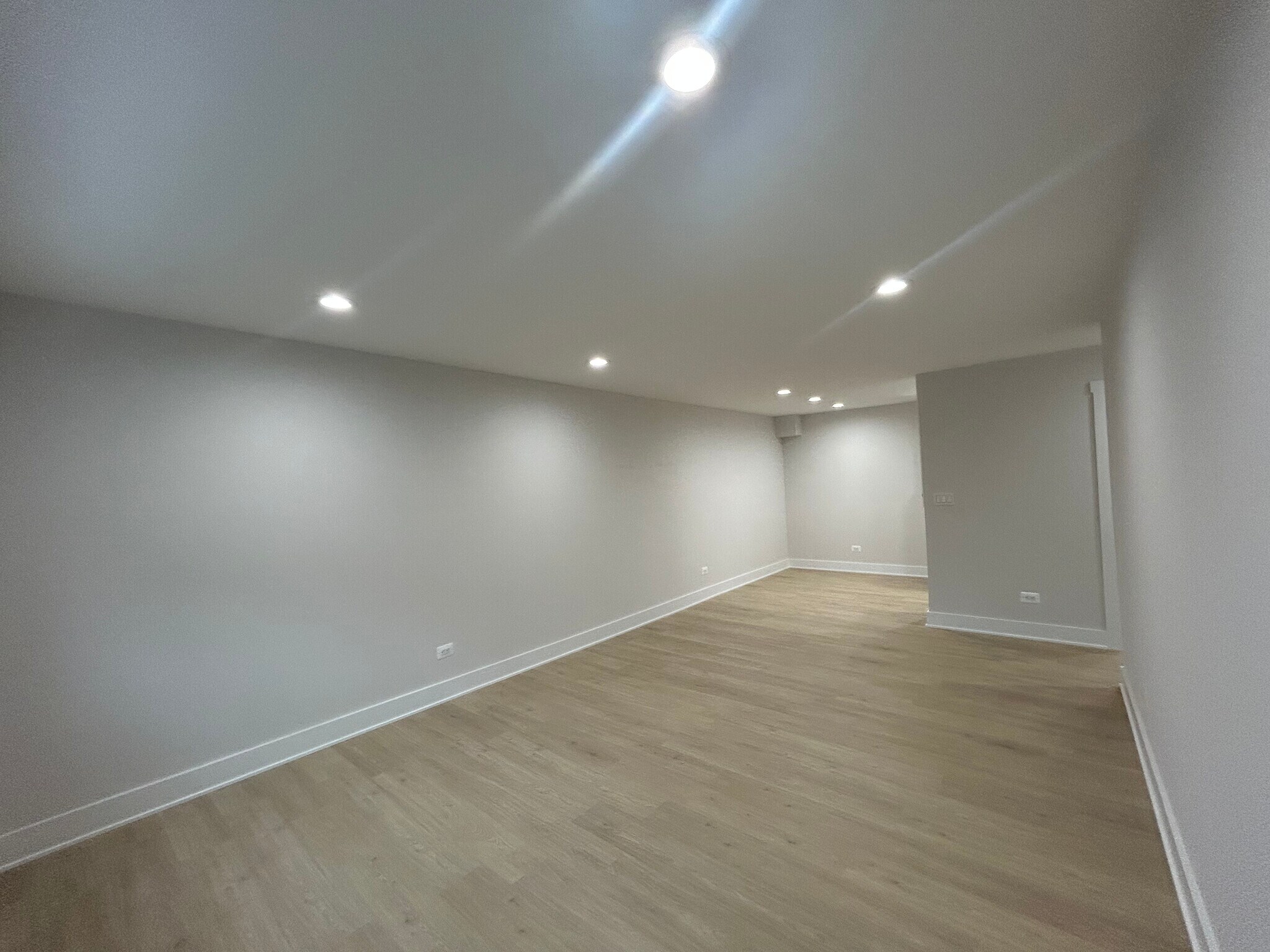 Building Photo - 696 Elm Pl