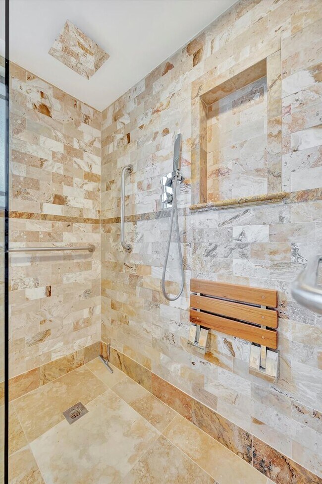 Building Photo - Beautiful West of the Trail 3-Bed/2-Bath H...