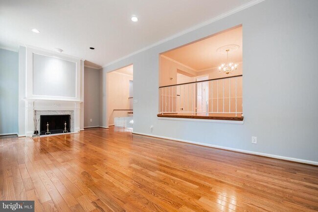 Building Photo - 10515 Meadow Bridge Ln