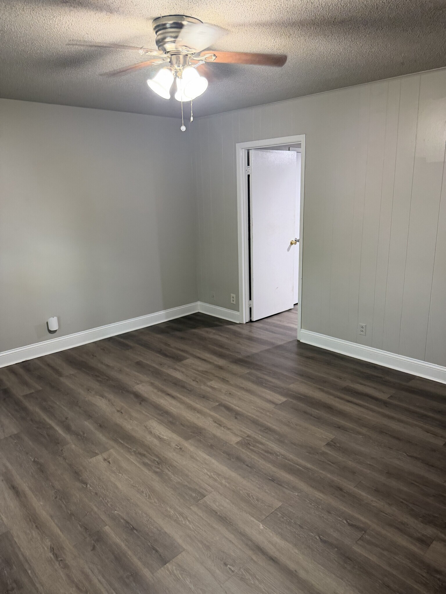 Building Photo - 3401 Hazelwood Ln