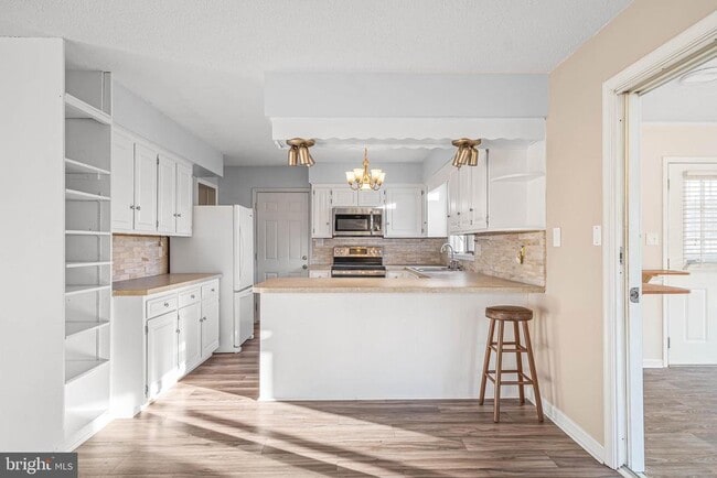 Building Photo - 521 Harbor Rd