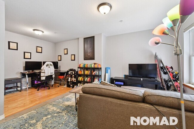 Building Photo - Charming 1BR Condo in Beautiful Boulder (N...