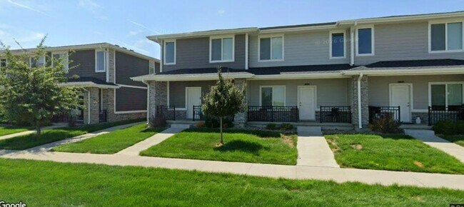 Building Photo - 3BR 2.5ba Townhome in Waukee, IA, available July 6th!