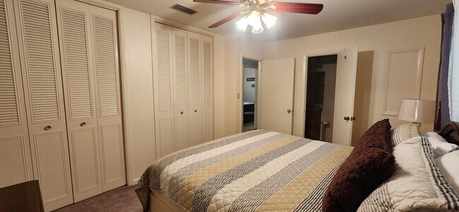 Building Photo - Charming 3-Bed, 2-Bath Home in Desirable N...