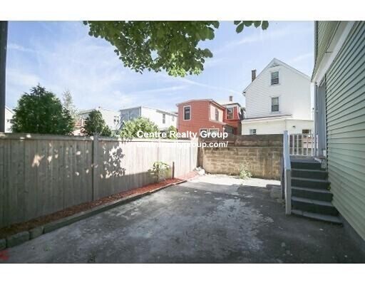 Building Photo - 377 Prospect St