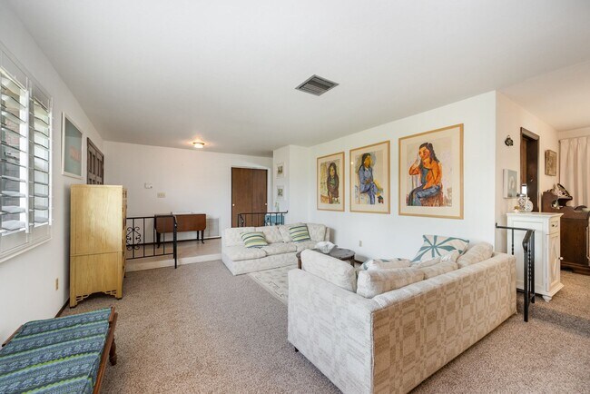 Building Photo - Enjoy the pool or fish/kayak/boat from the...