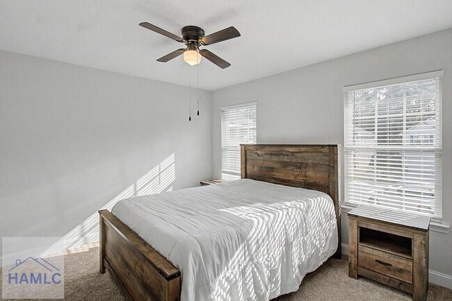 Building Photo - 157 Hamlet Ct