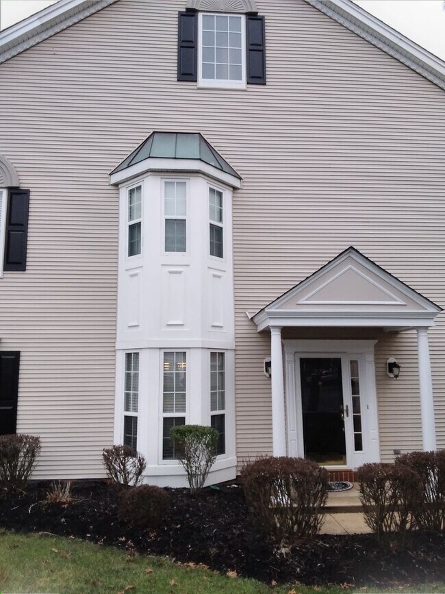 Building Photo - 273 Daniele Dr