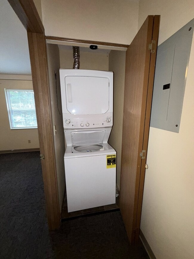 Building Photo - 119 Lucas Dr