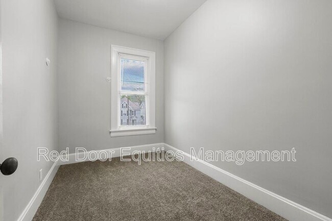 Building Photo - 1155 N Columbus St