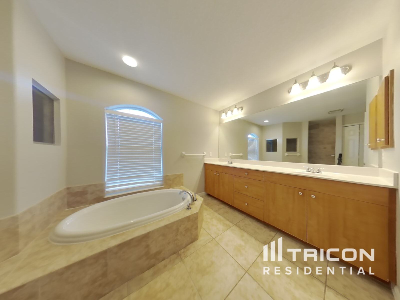 Building Photo - 12229 Helios Ave