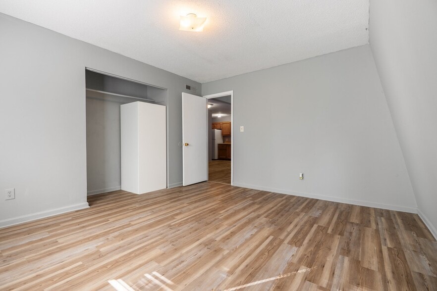 Building Photo - 511 Poplar St