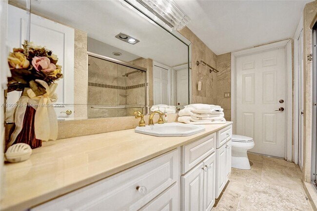 Building Photo - 2889 NE 35th St