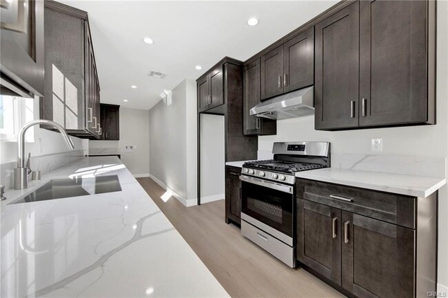 Building Photo - 22540 Roscoe Blvd