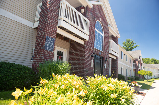 Building Photo - Chesapeake Landing