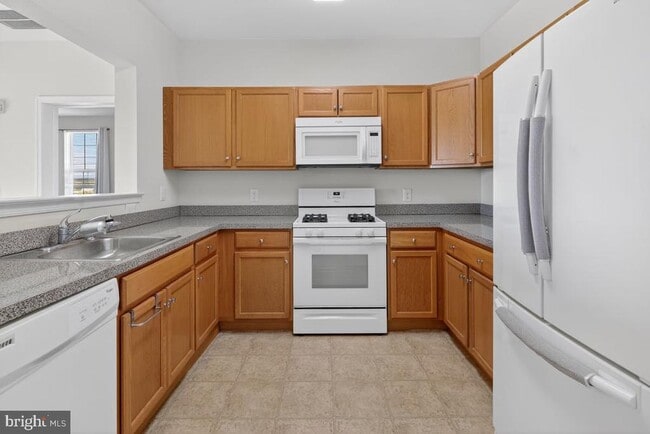 Building Photo - 1447 Sierra Dr