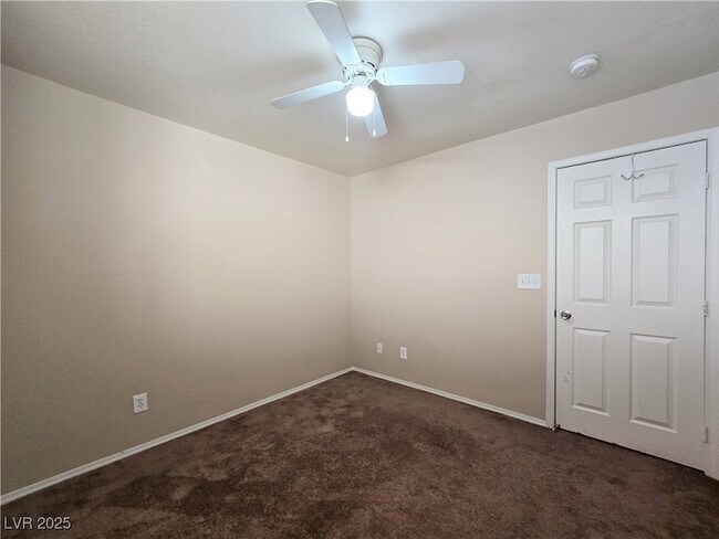 Building Photo - 5431 W Hasley Canyon Ave
