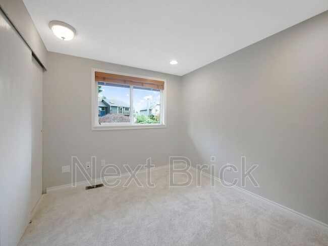 Building Photo - 1819 211th Way NE