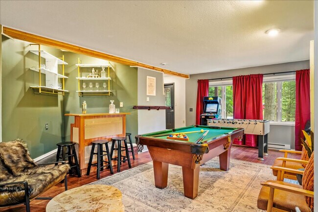 Building Photo - 1825 Jennifer Dr