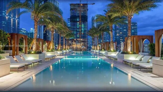 Building Photo - 801 S Miami Ave