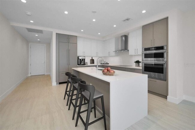Building Photo - 275 1st Ave S