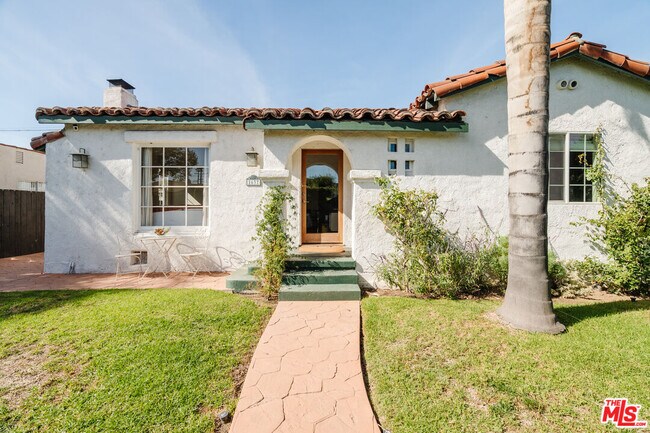 Building Photo - 1637 S Ridgeley Dr