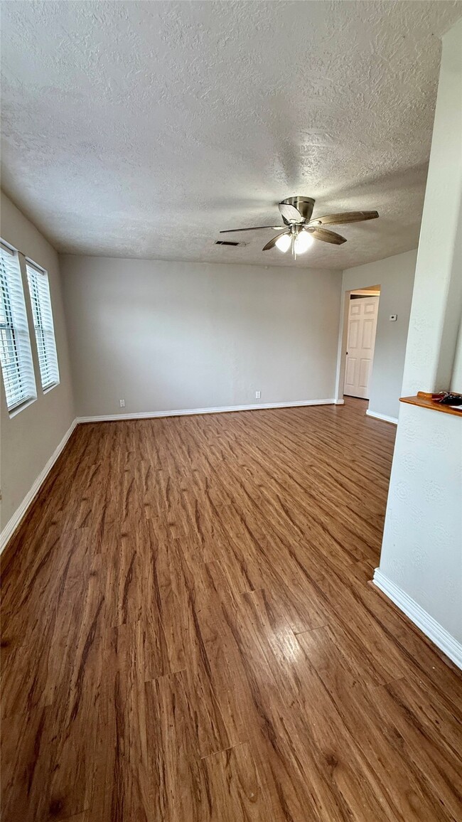 Building Photo - 13346 Louisville St