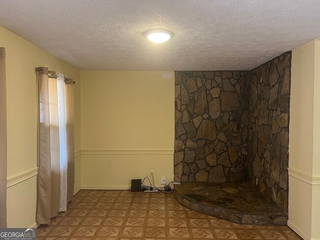 Building Photo - 40 Wagon Wheel Dr