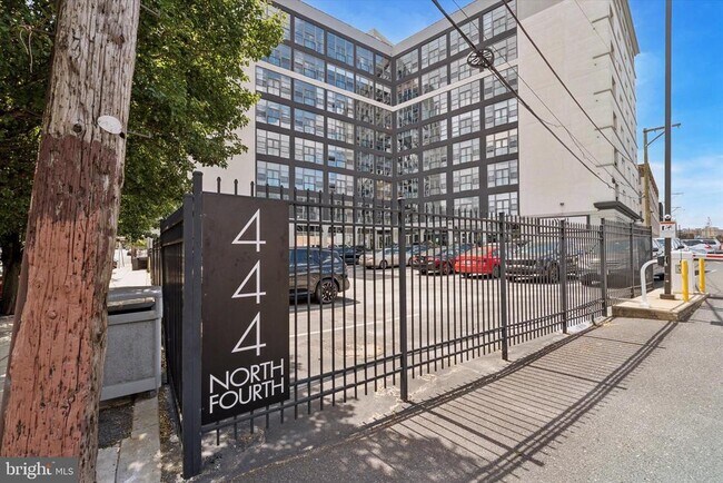 Building Photo - 444 N 4th St