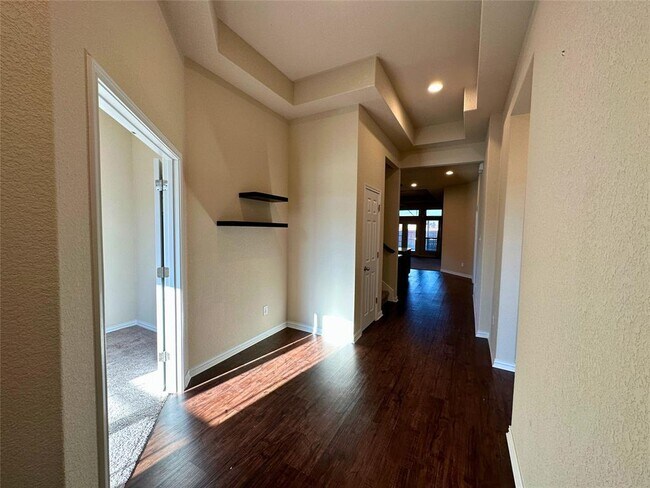 Building Photo - 3117 Hidalgo Loop