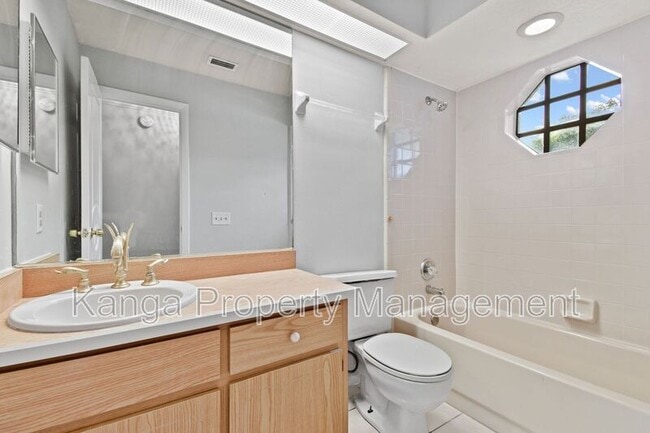 Building Photo - 4105 Shelley Rd S