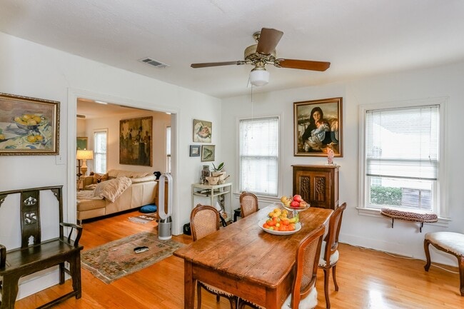 Building Photo - 1740 Banks St