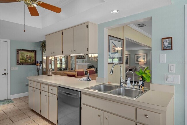 Building Photo - 7167 Crown Oaks Dr