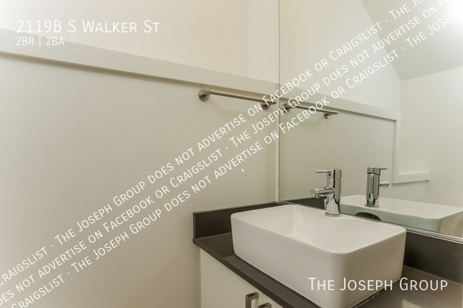 Building Photo - 2119B S Walker St-