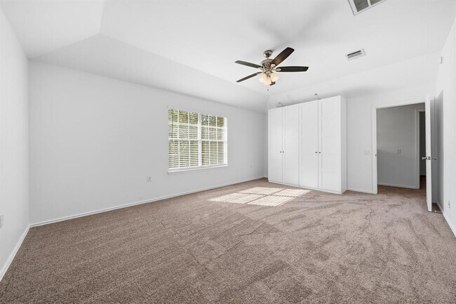 Building Photo - 5712 Zachary Scott St